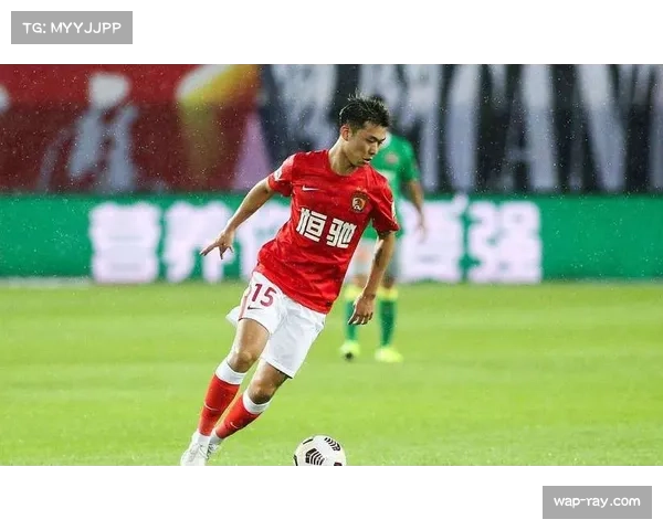冯伯元错失点球非罪应以积极心态面对比赛中的挑战与压力 冯伯元错失点球非罪应以积极心态面对比赛中的挑战与压力